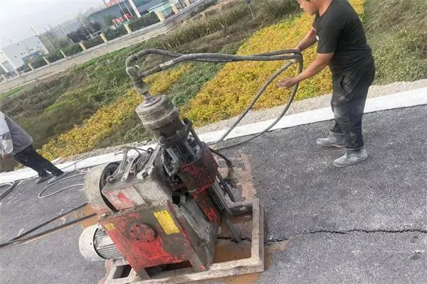 翼城马路面下沉注浆加固